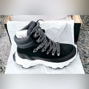 Sorel Womens Boots Kinetic Breakthru Conquest Black Seasalt Size 6 Suede Leather